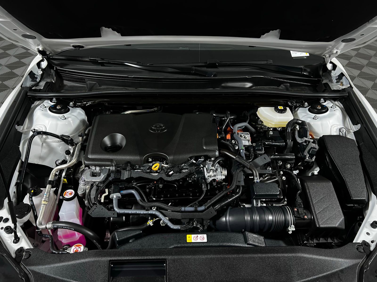 Certified 2025 Toyota Camry SE image 9