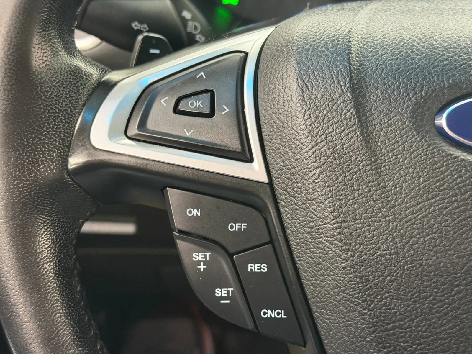 Used 2016 Ford Edge Titanium AWD/4WD image 25