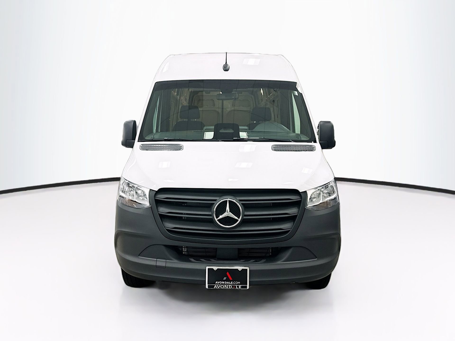 Used 2025 Mercedes-Benz Sprinter 2500 image 2