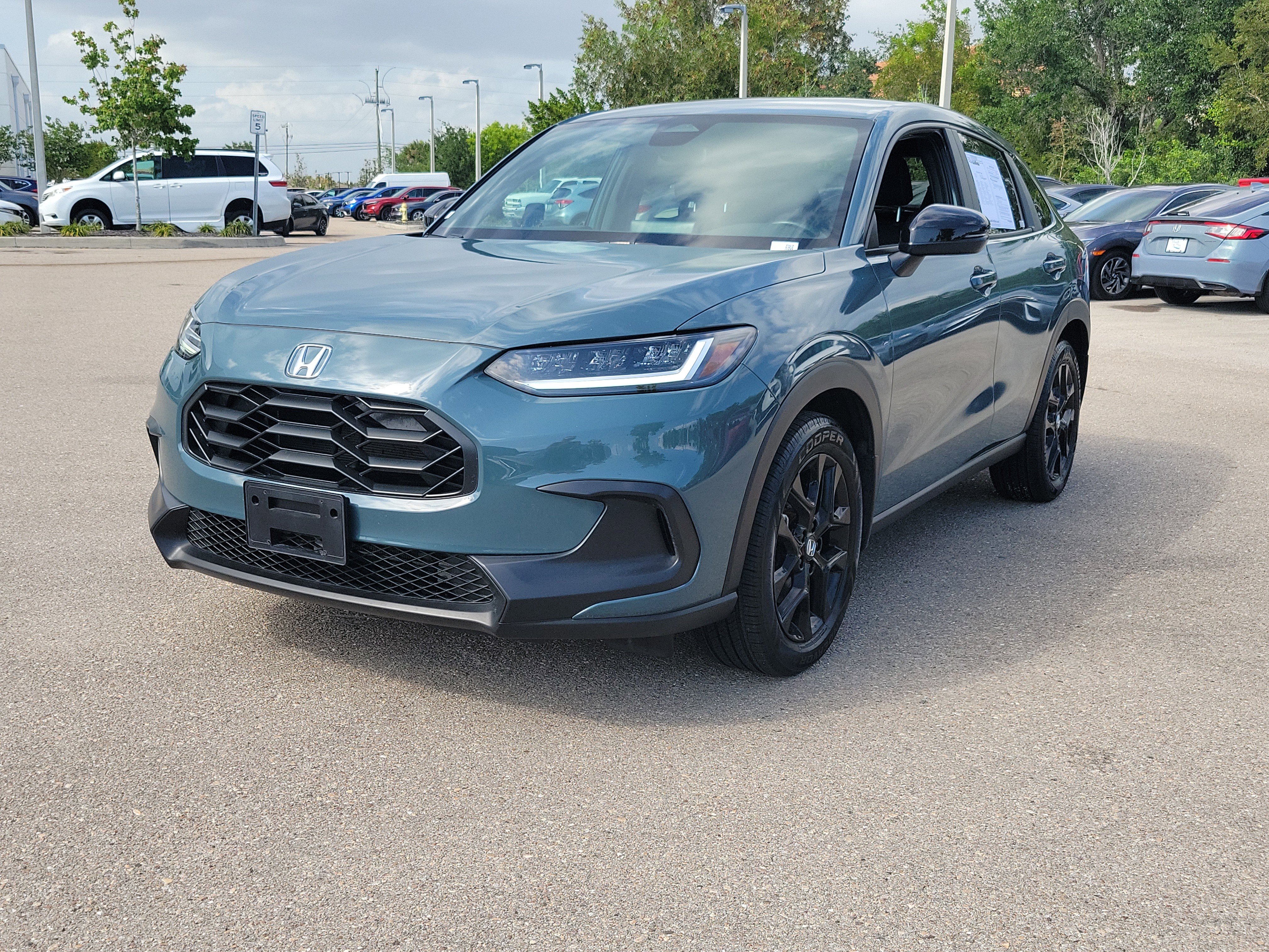 Used 2024 Honda HR-V Sport image 3