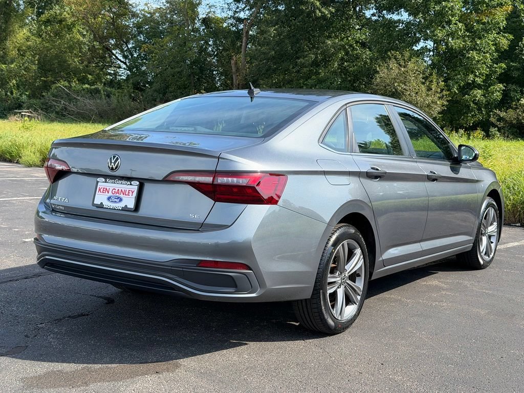 Used 2022 Volkswagen Jetta SE FWD image 9