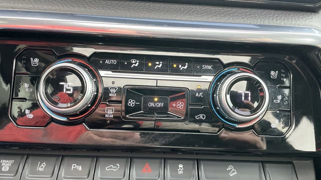 Used 2025 GMC Sierra 3500 Denali w/ Denali Reserve Package image 18