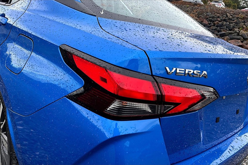 Used 2021 Nissan Versa SV image 25