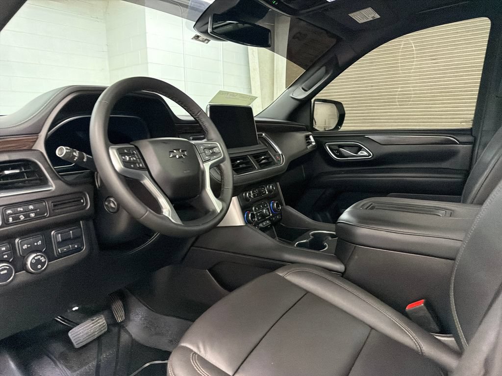 Used 2024 Chevrolet Tahoe Z71 w/ Luxury Package AWD/4WD image 6