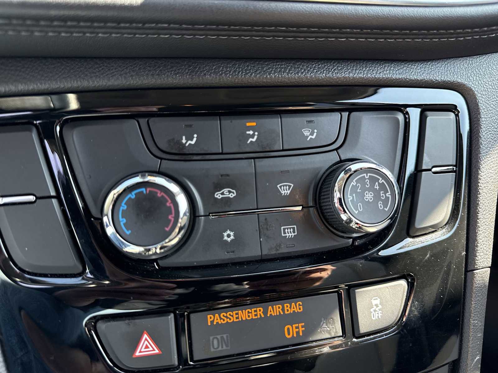 Used 2018 Buick Encore Sport Touring w/ Safety Package FWD image 16