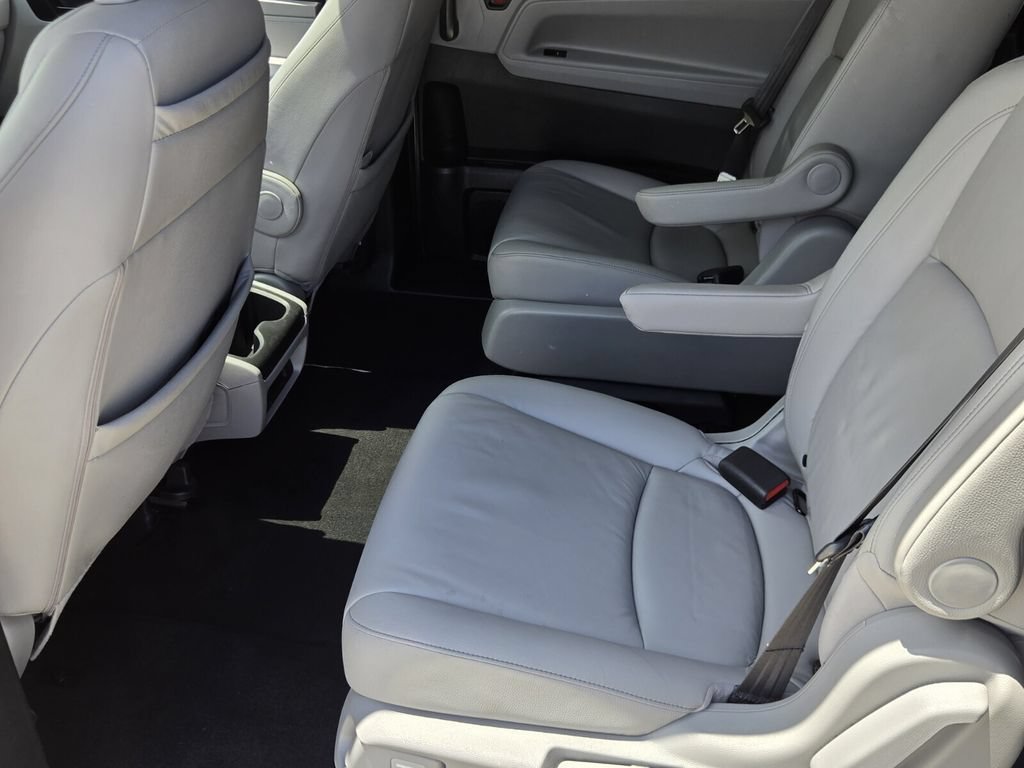 Certified 2024 Honda Odyssey Touring image 12