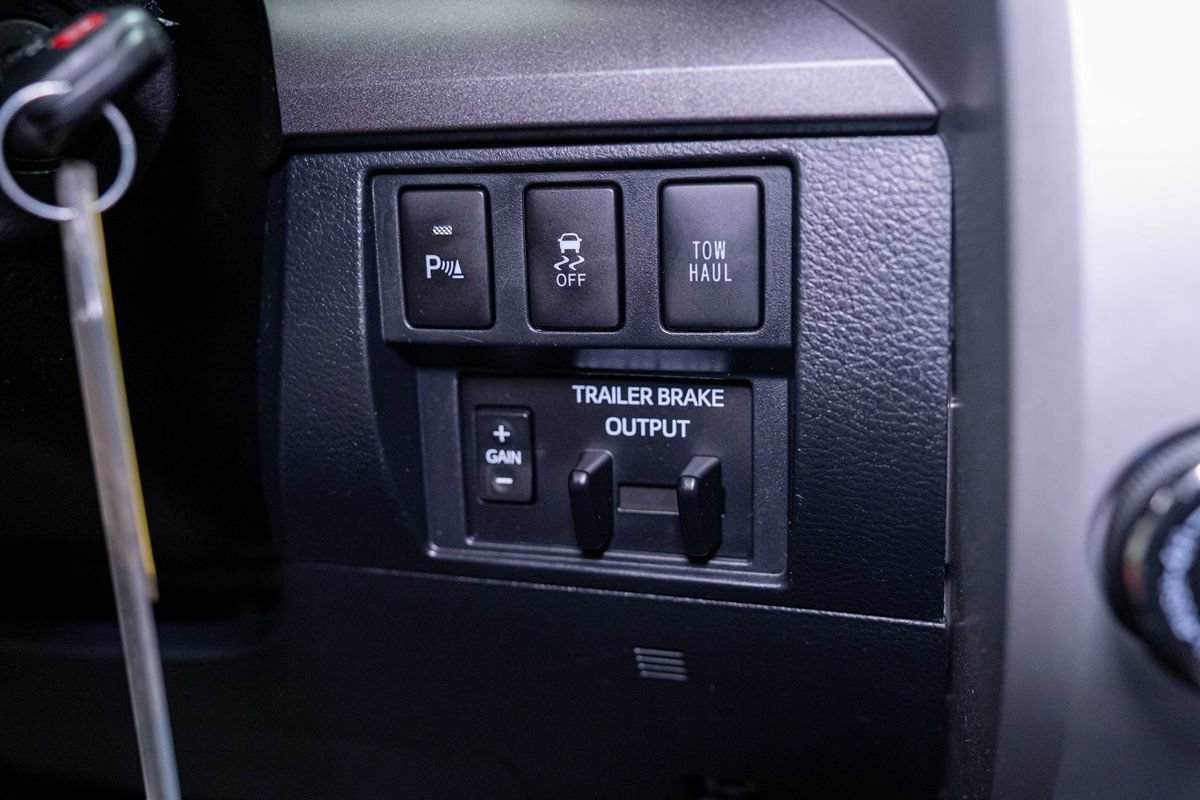 Used 2018 Toyota Tundra SR5 AWD/4WD image 25