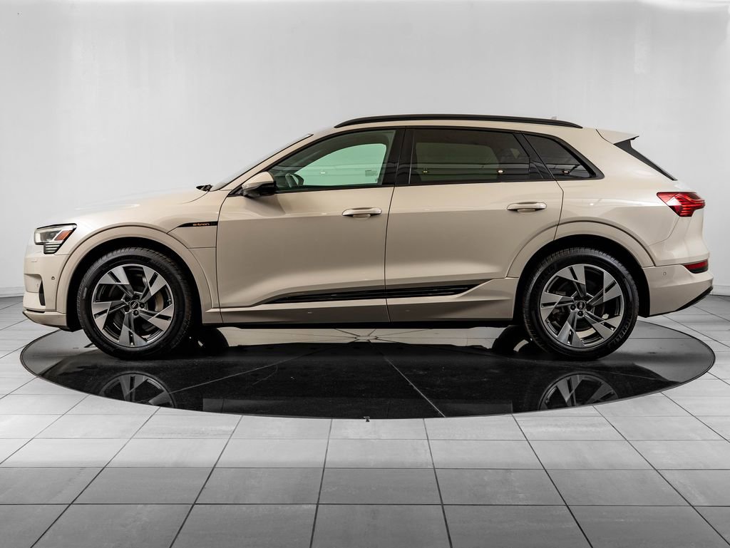 Used 2022 Audi e-tron Premium w/ Convenience Plus Package AWD/4WD image 5