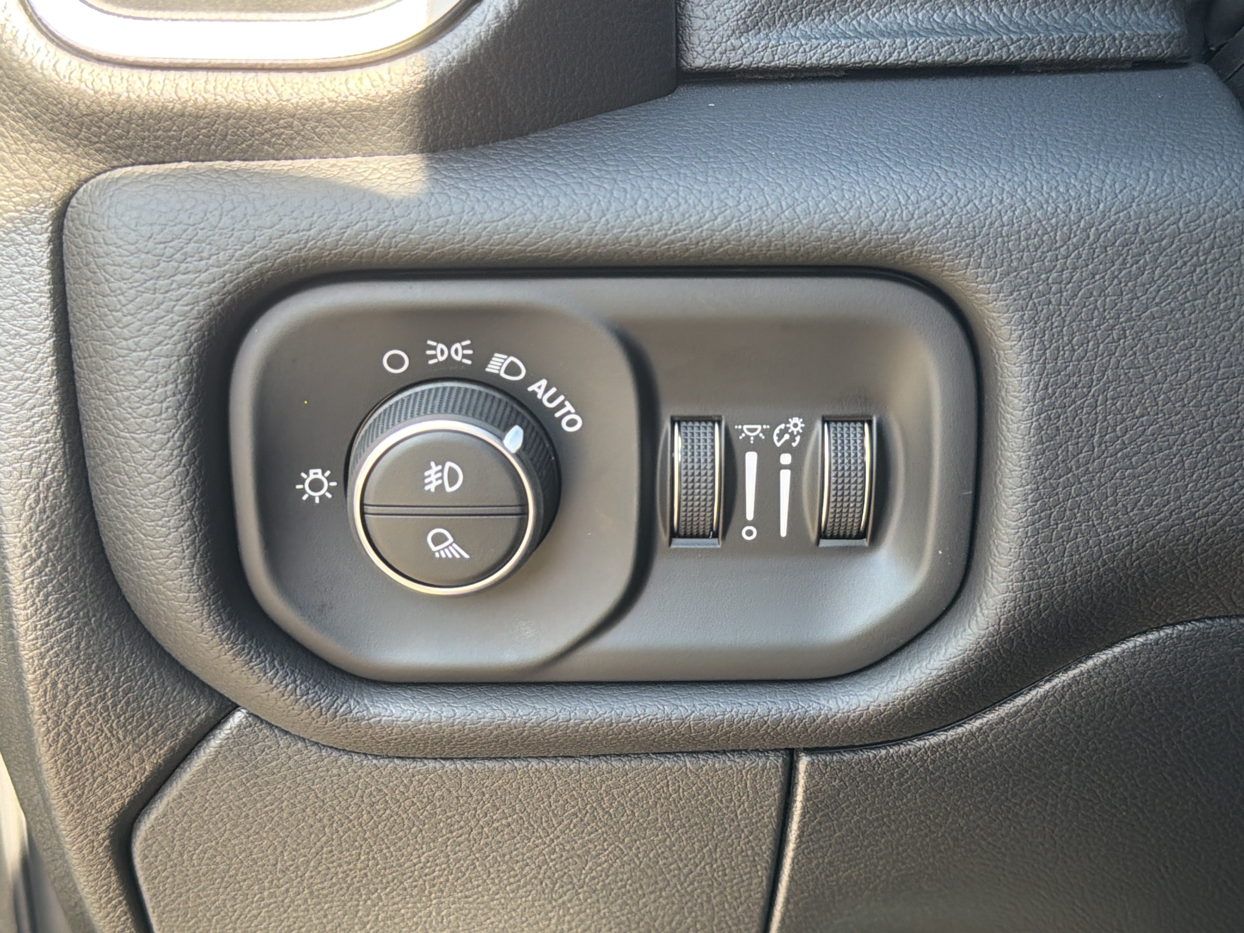 New 2027 RAM 5500 4x4 Crew Cab image 31
