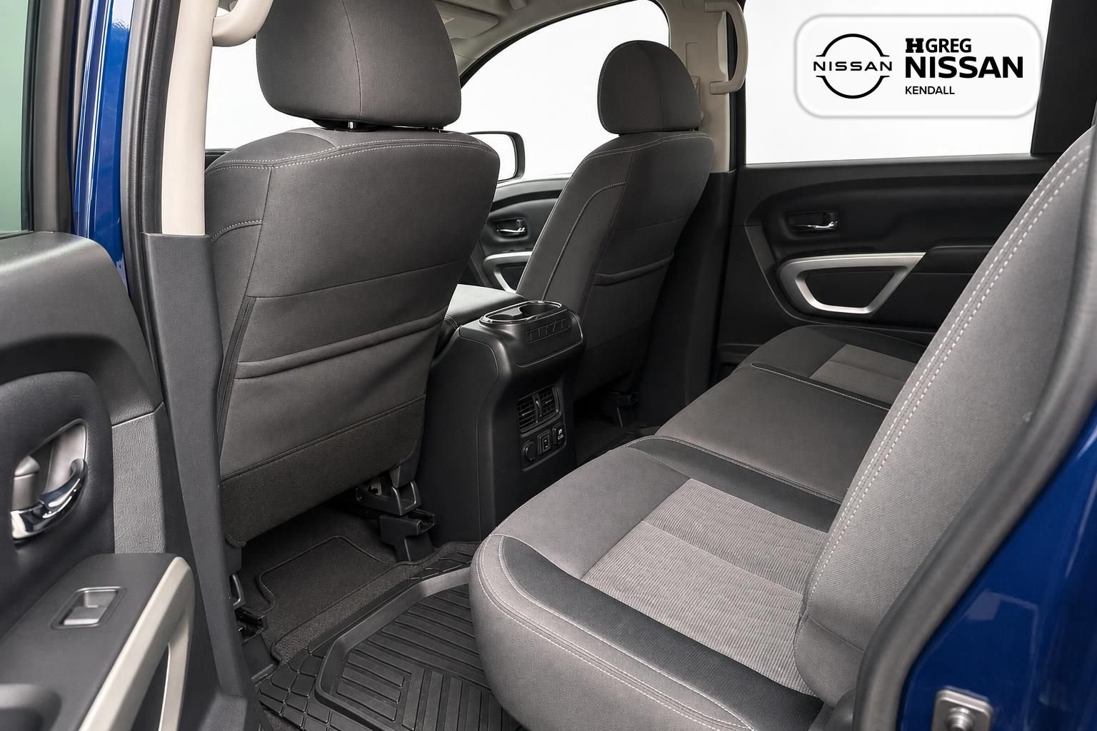 Used 2021 Nissan Titan SV w/ SV Convenience Package RWD image 8