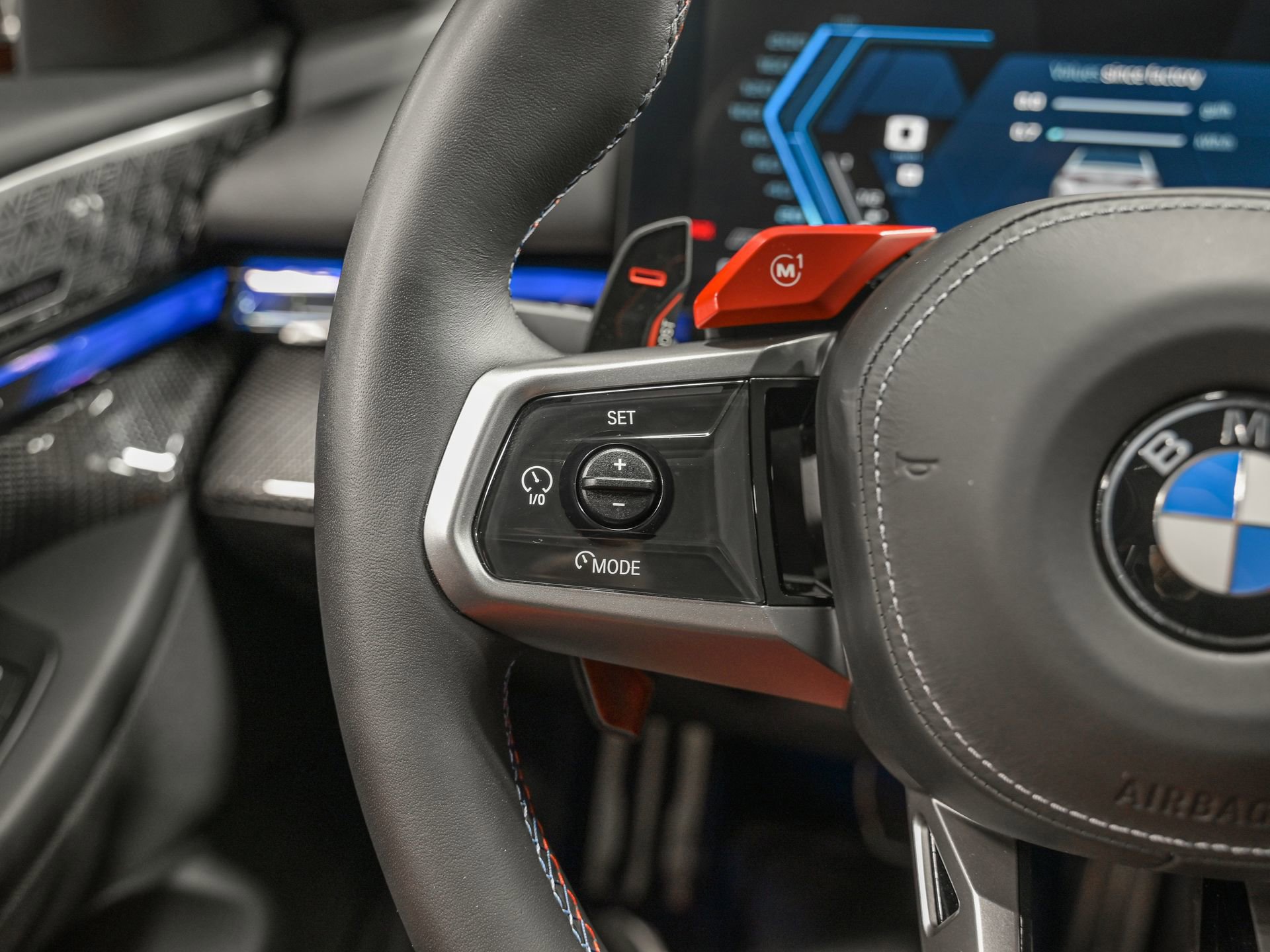 Used 2025 BMW M5 w/ Carbon Package image 19