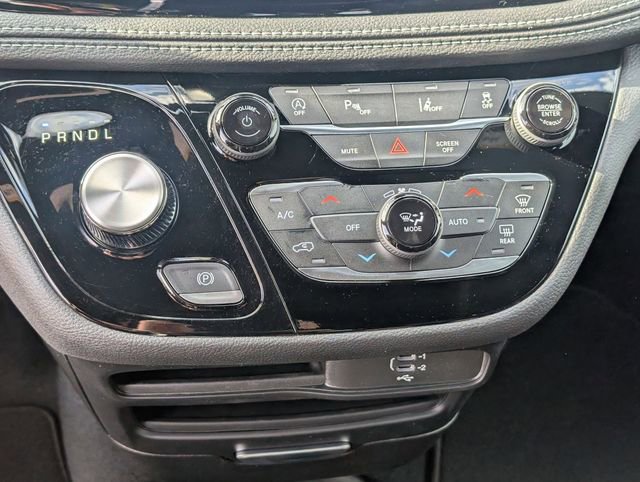 New 2026 Chrysler Pacifica Select image 20