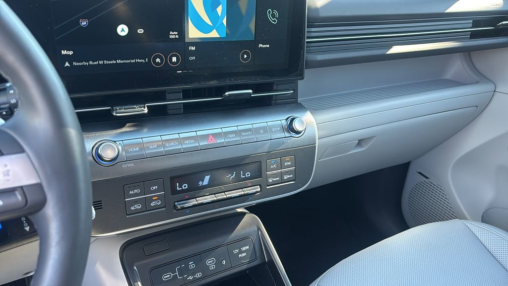 Used 2025 Hyundai Kona Limited image 20