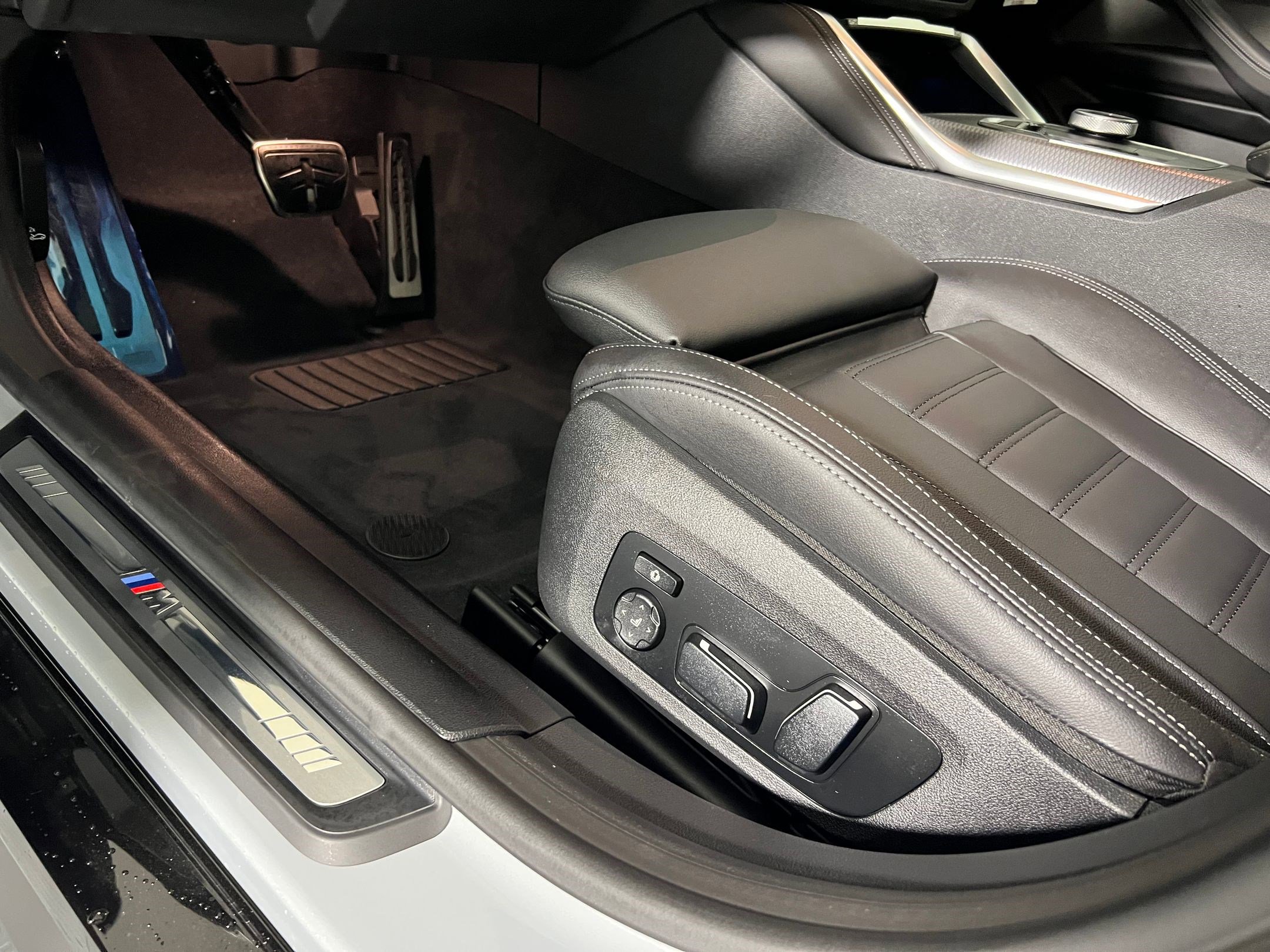 New 2026 BMW i4 M60 w/ Premium Package image 12