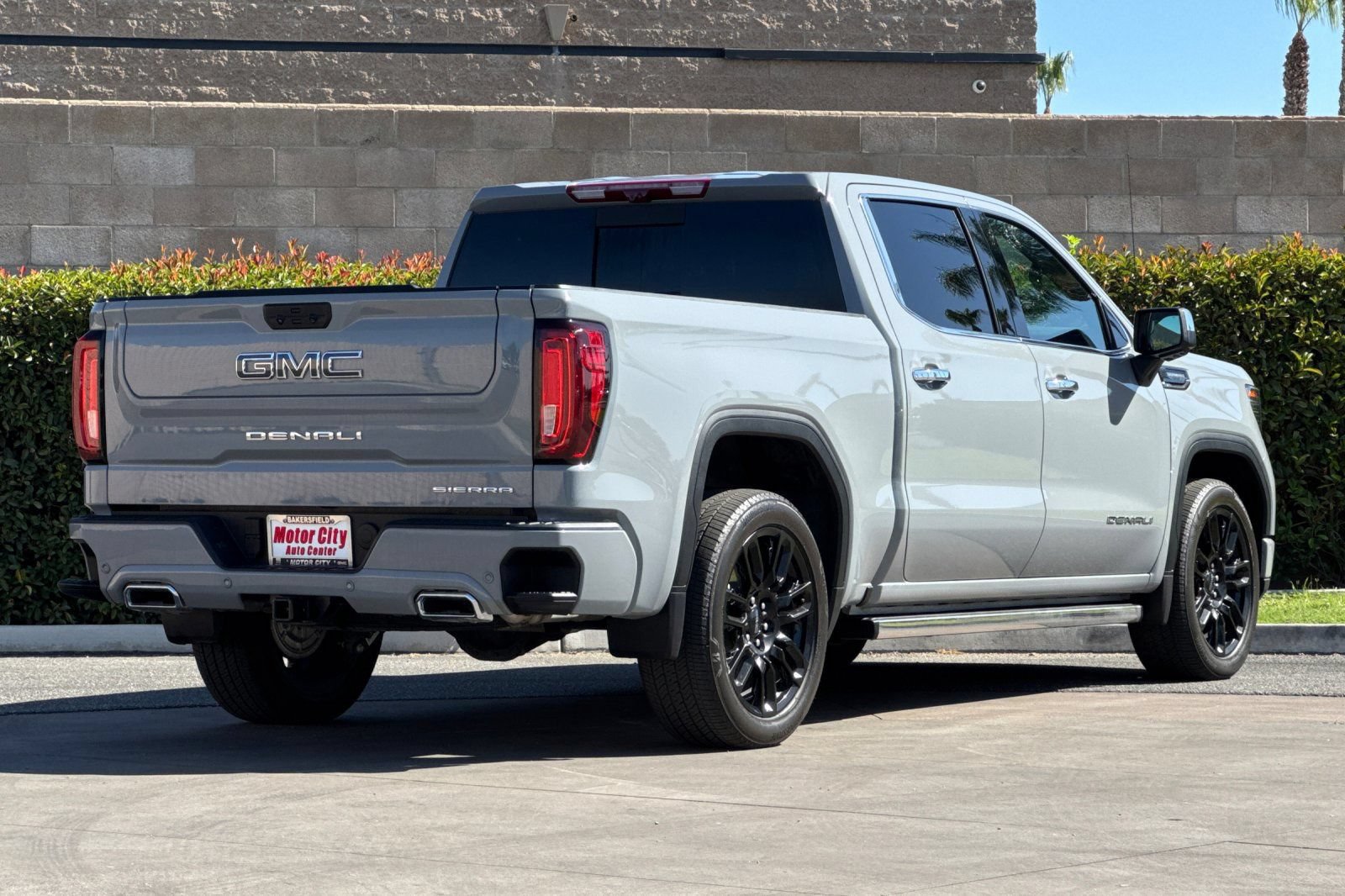 Certified 2025 GMC Sierra 1500 Denali Ultimate AWD/4WD image 4