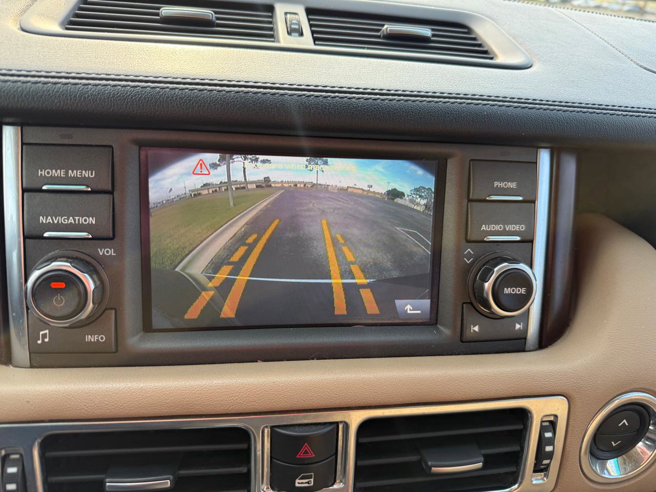 Used 2012 Land Rover Range Rover HSE image 30