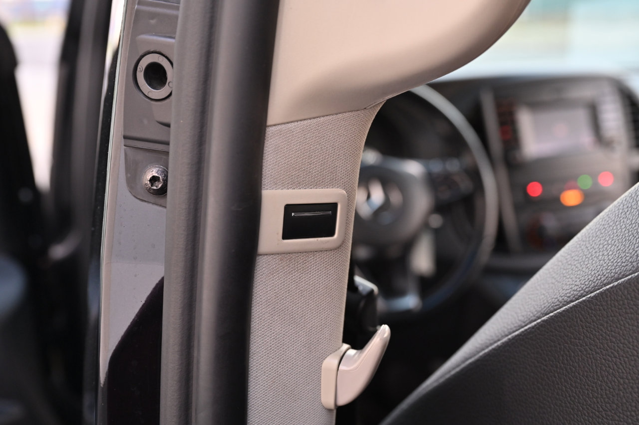 Used 2018 Mercedes-Benz Metris Passenger image 27