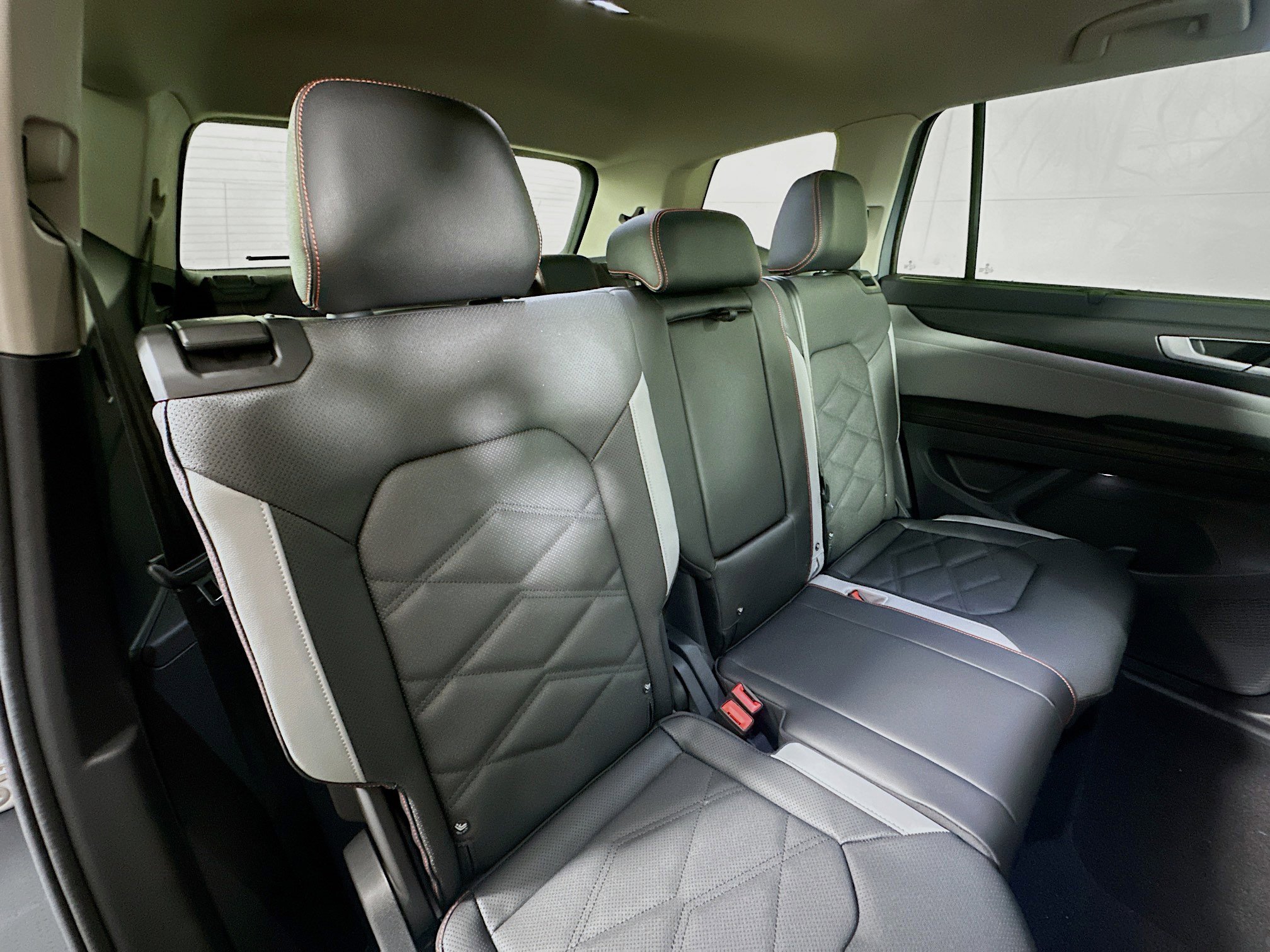 New 2026 Volkswagen Atlas Peak Edition AWD/4WD image 27