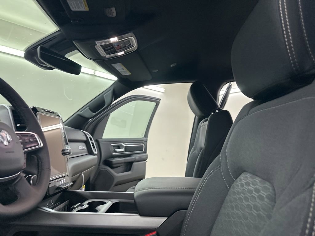 New 2026 RAM 1500 4x4 Crew Cab image 29