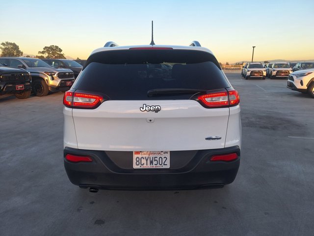 Used 2018 Jeep Cherokee Latitude FWD image 6