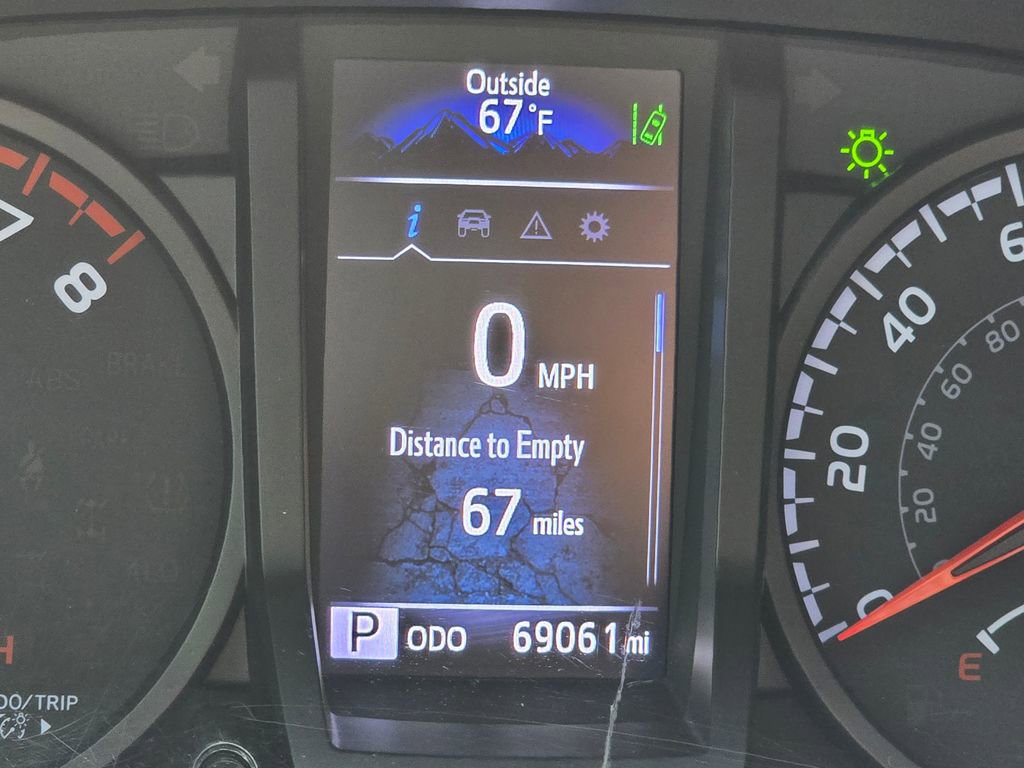 Used 2021 Toyota Tacoma SR AWD/4WD image 32