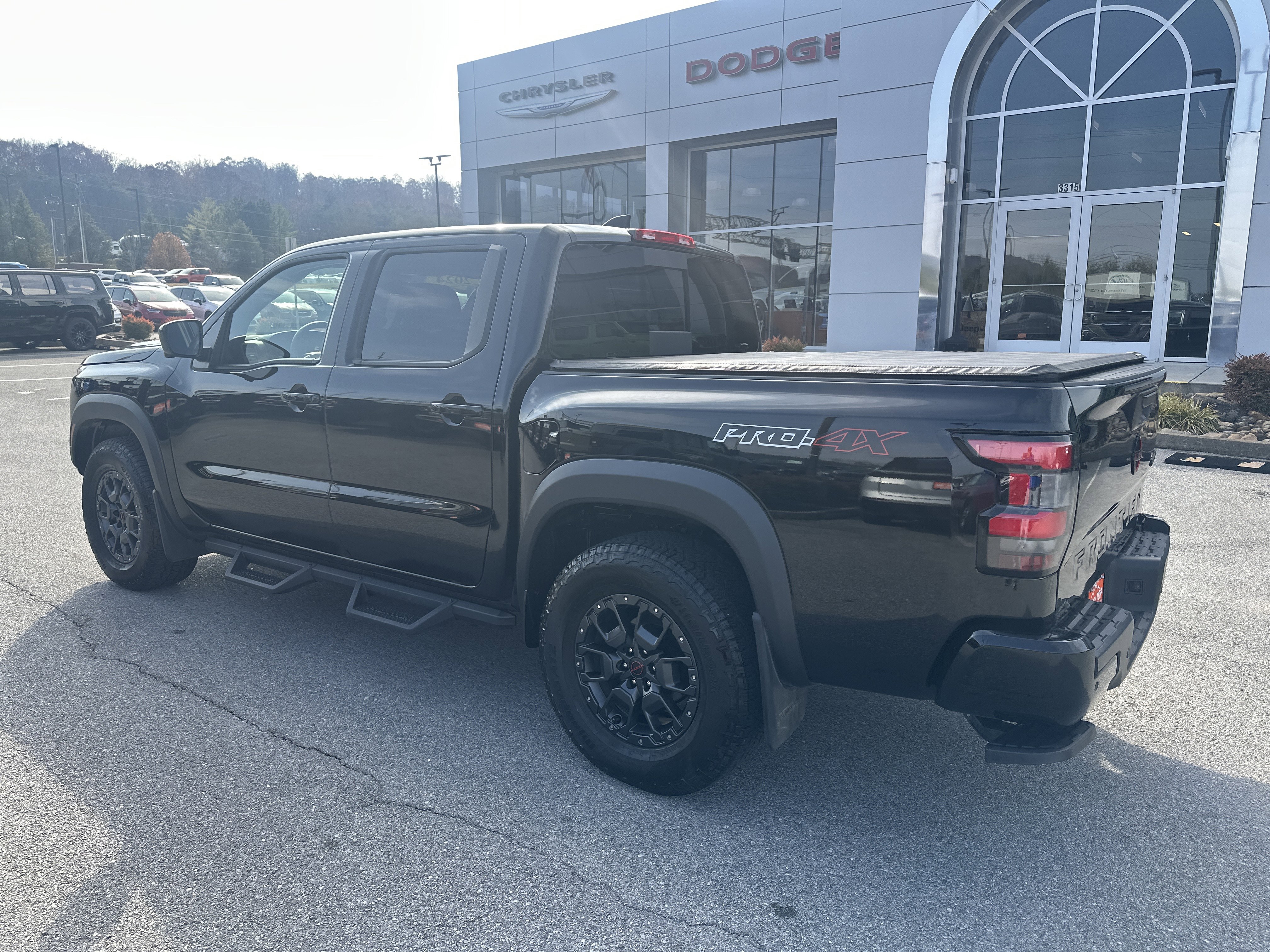 Used 2024 Nissan Frontier PRO-4X w/ Pro Premium Package image 12