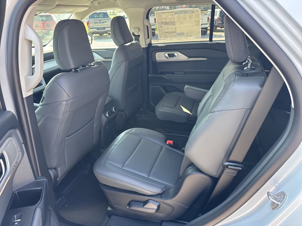 New 2026 Ford Explorer Active w/ Active Comfort Package image 17