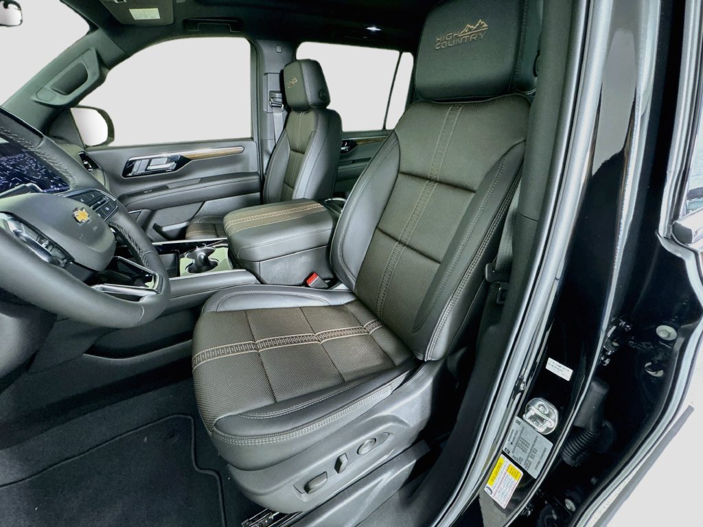 New 2026 Chevrolet Suburban High Country AWD/4WD image 12