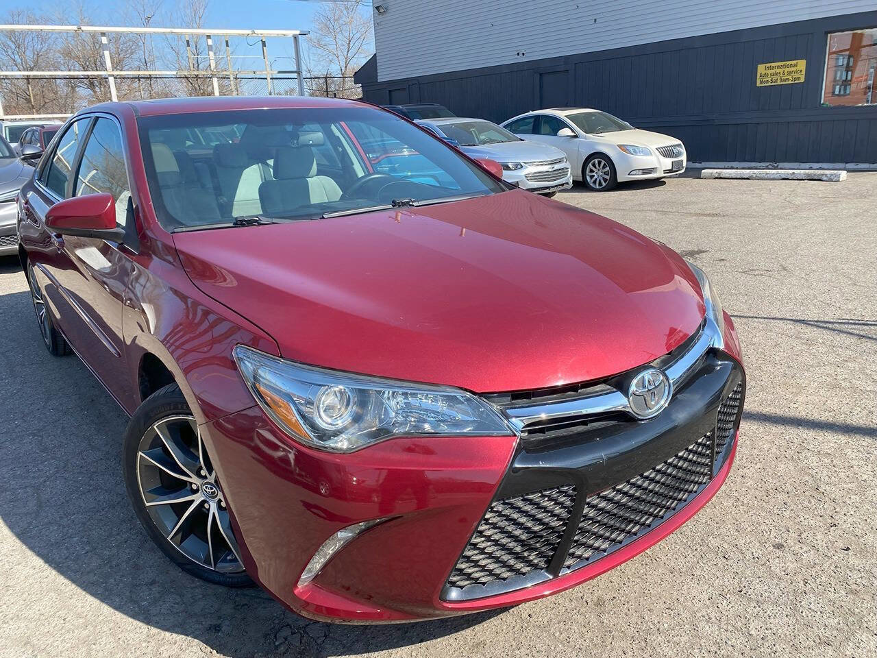 Used 2015 Toyota Camry XSE image 4