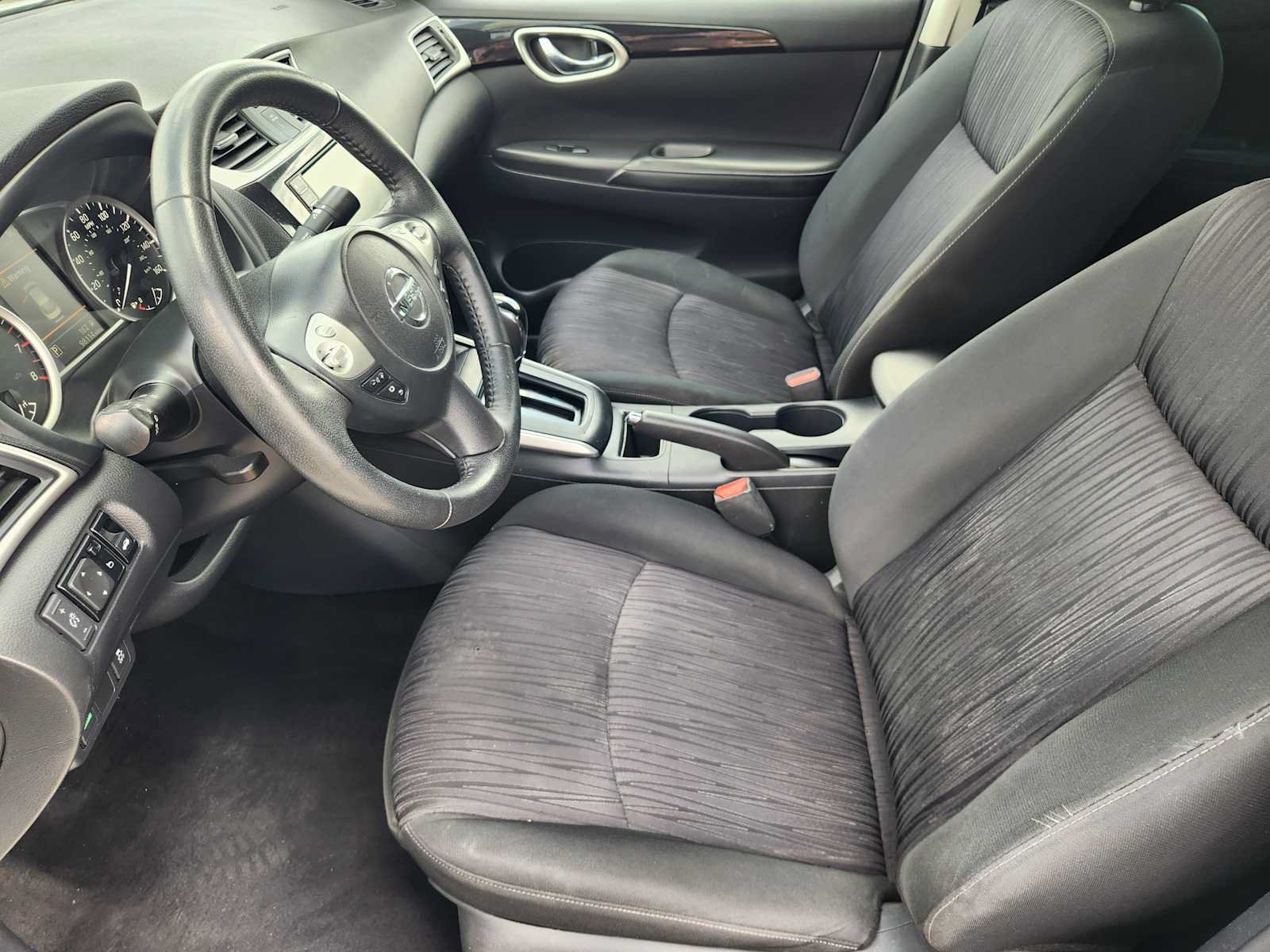 Used 2019 Nissan Sentra SV w/ Exterior Package FWD image 12