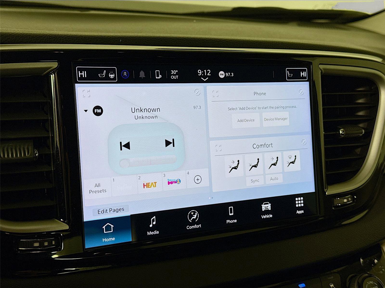 Used 2024 Chrysler Pacifica Touring-L image 14