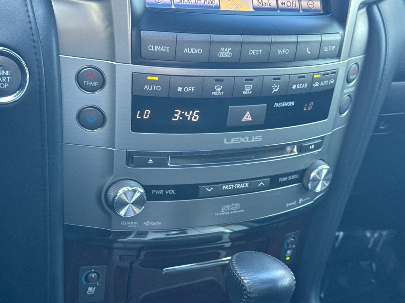 Used 2015 Lexus LX 570 4WD image 21