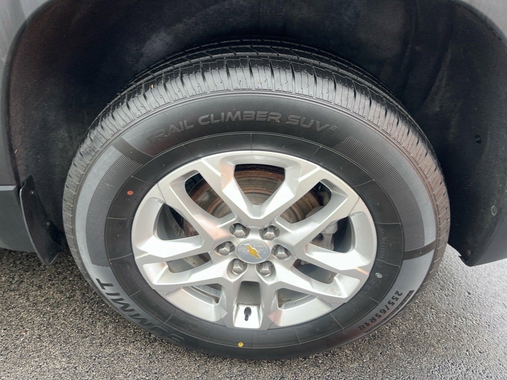 Used 2021 Chevrolet Traverse LT image 11