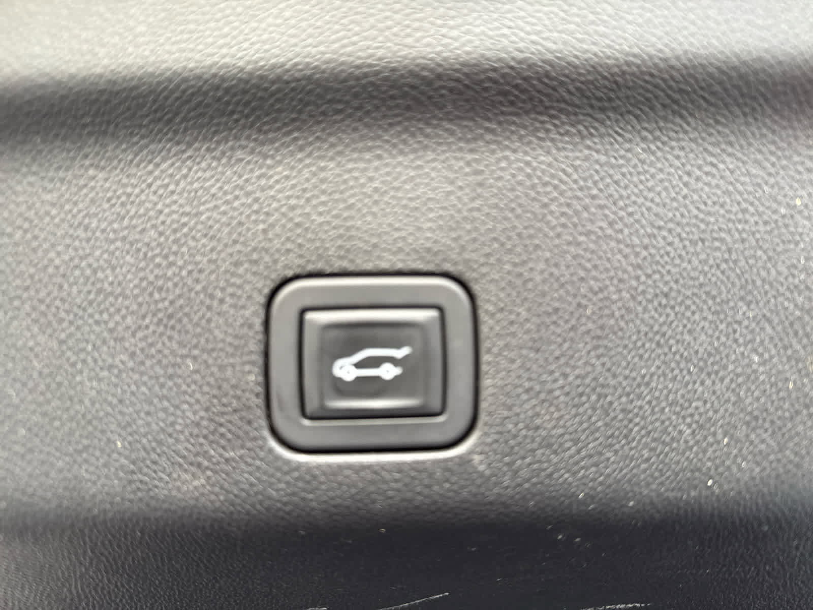 Used 2024 Chevrolet Tahoe Z71 w/ Z71 Off-Road Package image 20