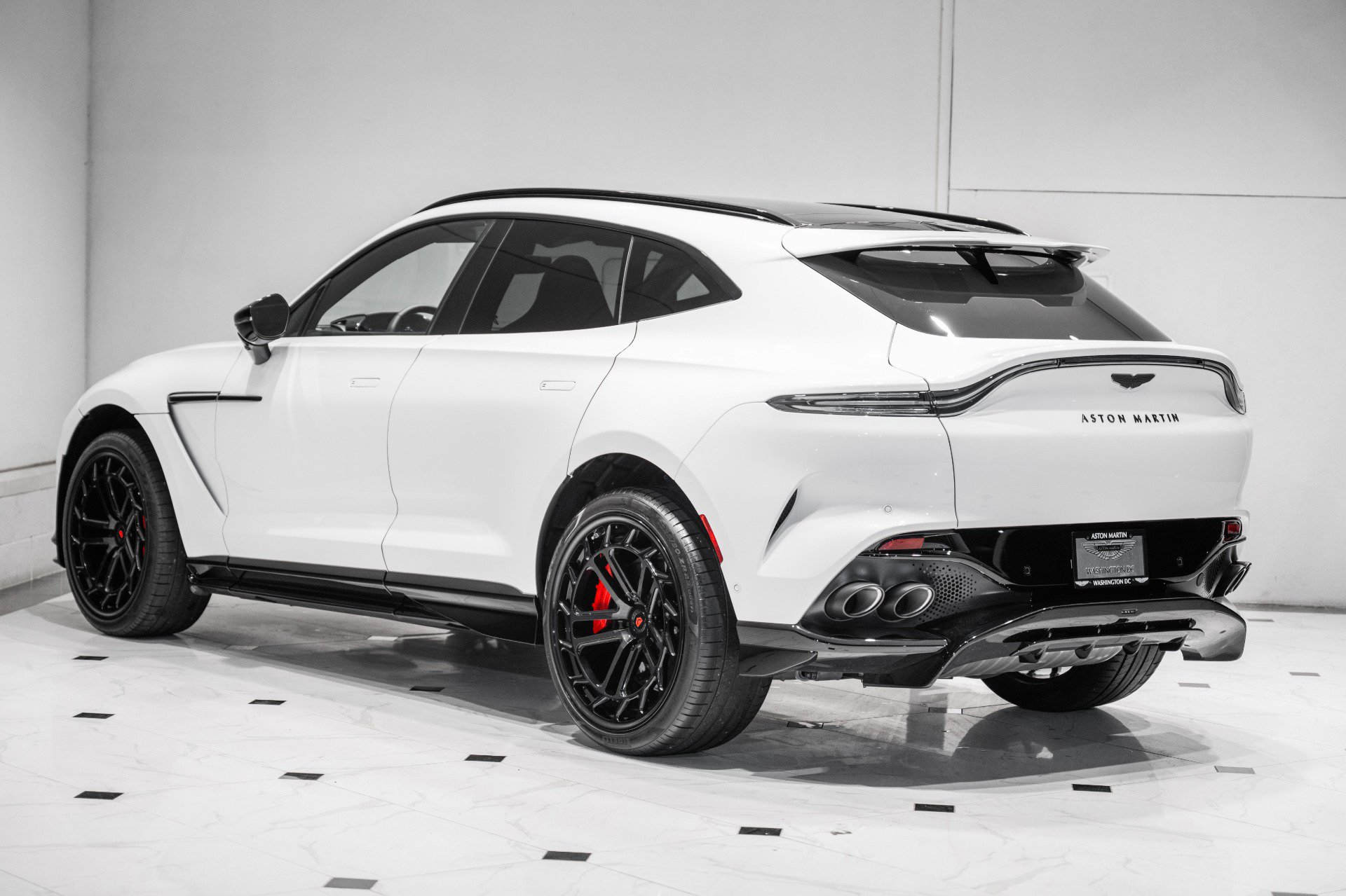 New 2026 Aston Martin DBX 707 image 2