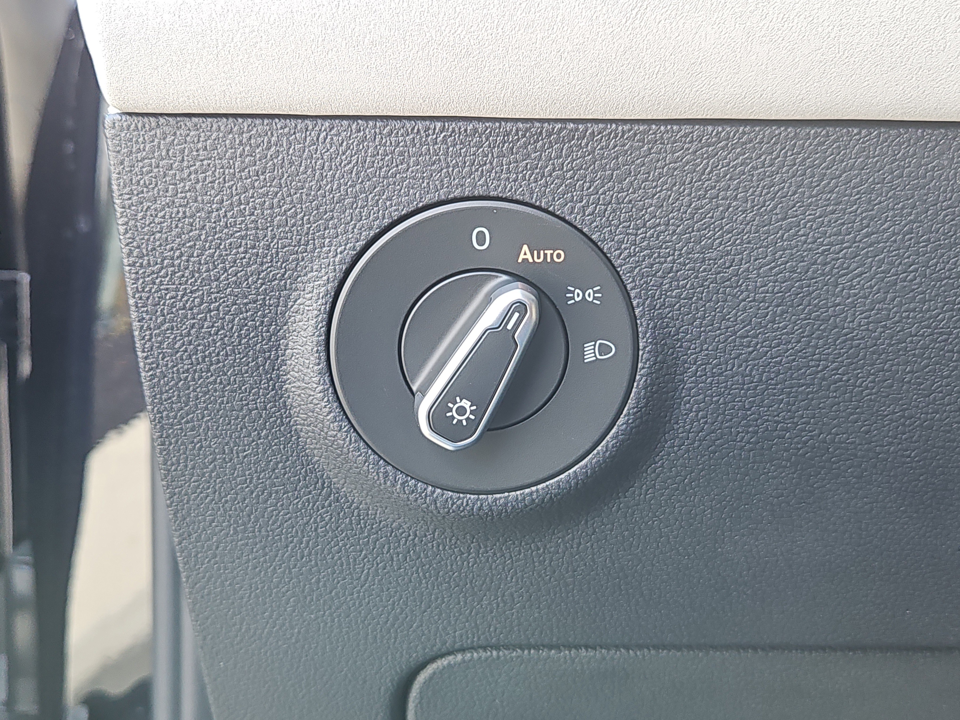 New 2026 Volkswagen Taos SE AWD/4WD image 10