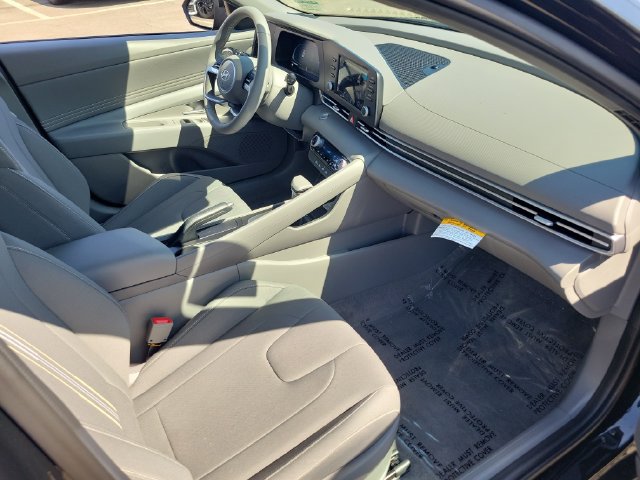 New 2026 Hyundai Elantra Sport FWD image 21