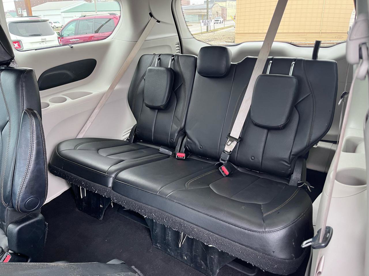 Used 2018 Chrysler Pacifica Touring-L image 16