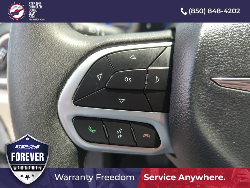 Used 2022 Chrysler Pacifica Touring-L FWD image 21