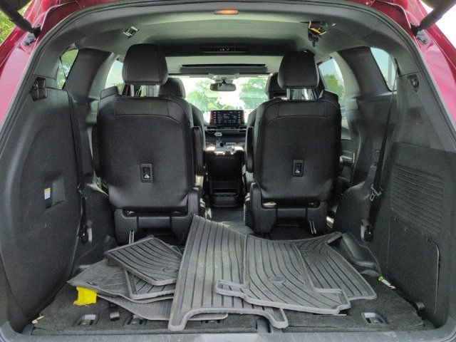 Certified 2022 Toyota Sienna XSE AWD/4WD image 18