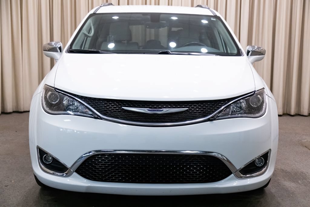 Used 2019 Chrysler Pacifica Limited FWD image 3