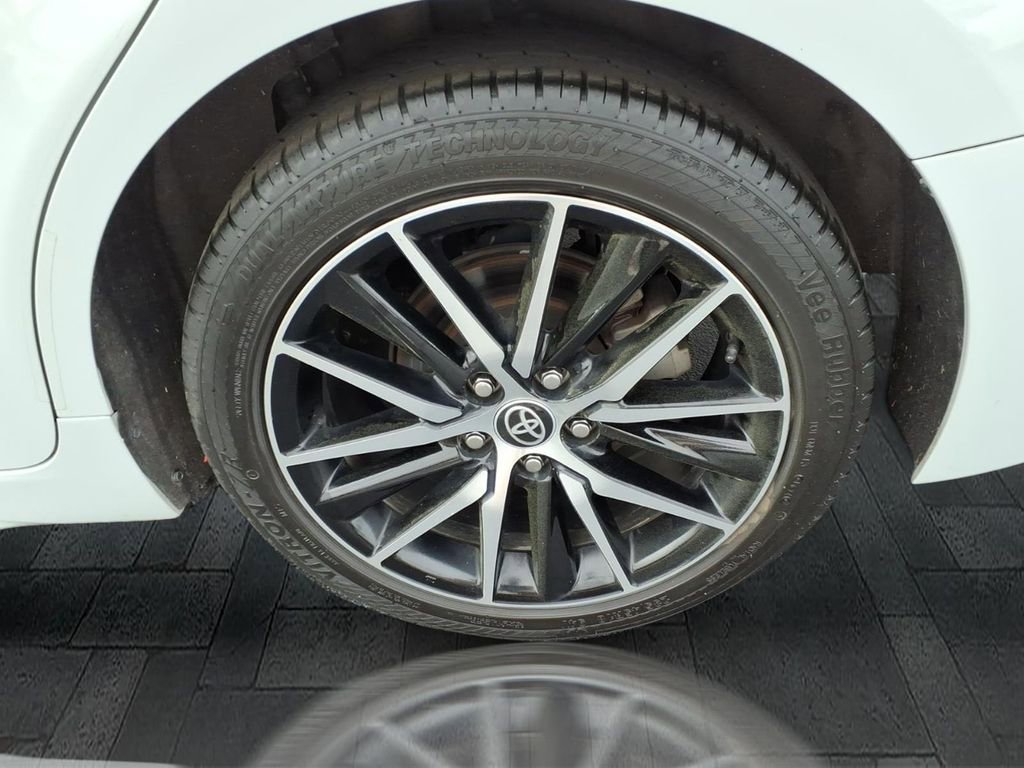 Used 2023 Toyota Camry SE w/ Convenience Package image 10