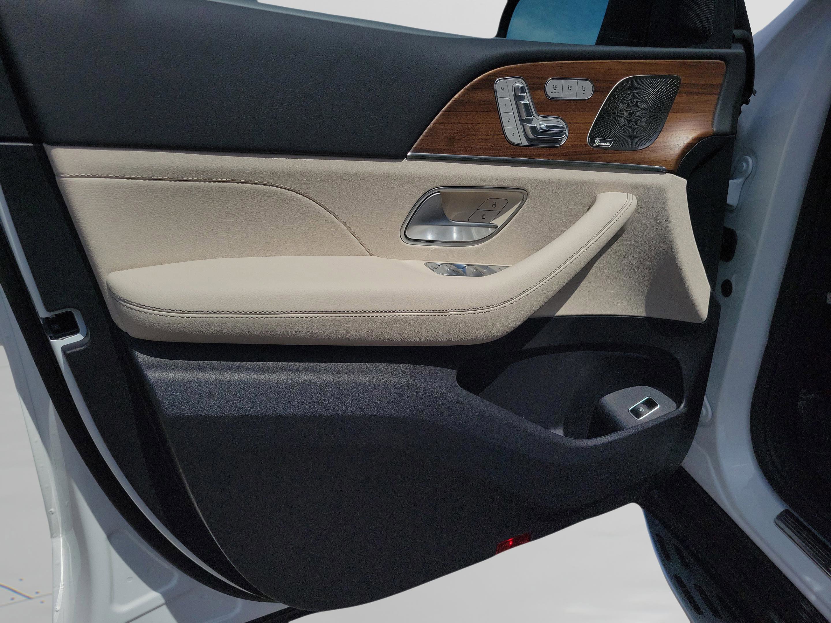 New 2026 Mercedes-Benz GLS 450 4MATIC image 17