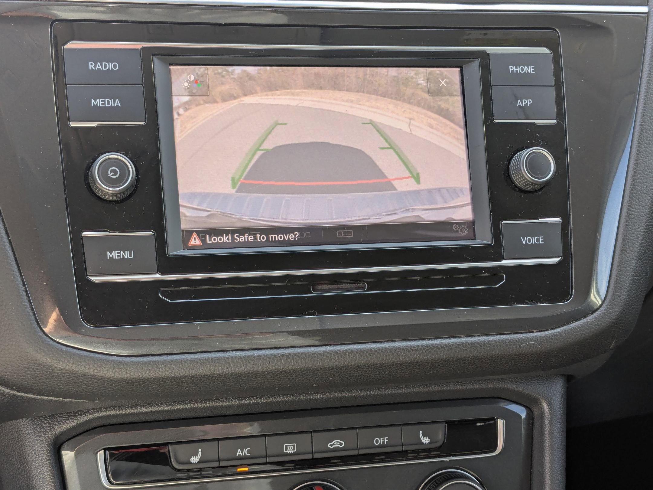 Used 2023 Volkswagen Tiguan S image 13