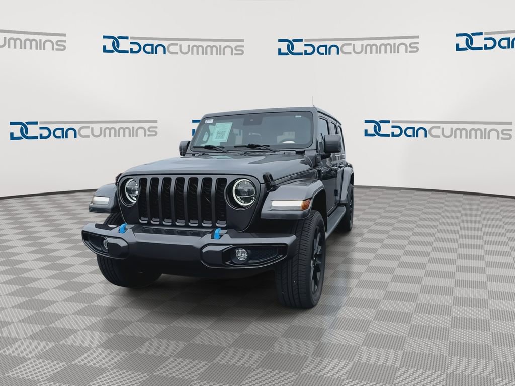 Used 2021 Jeep Wrangler Unlimited Sahara image 3
