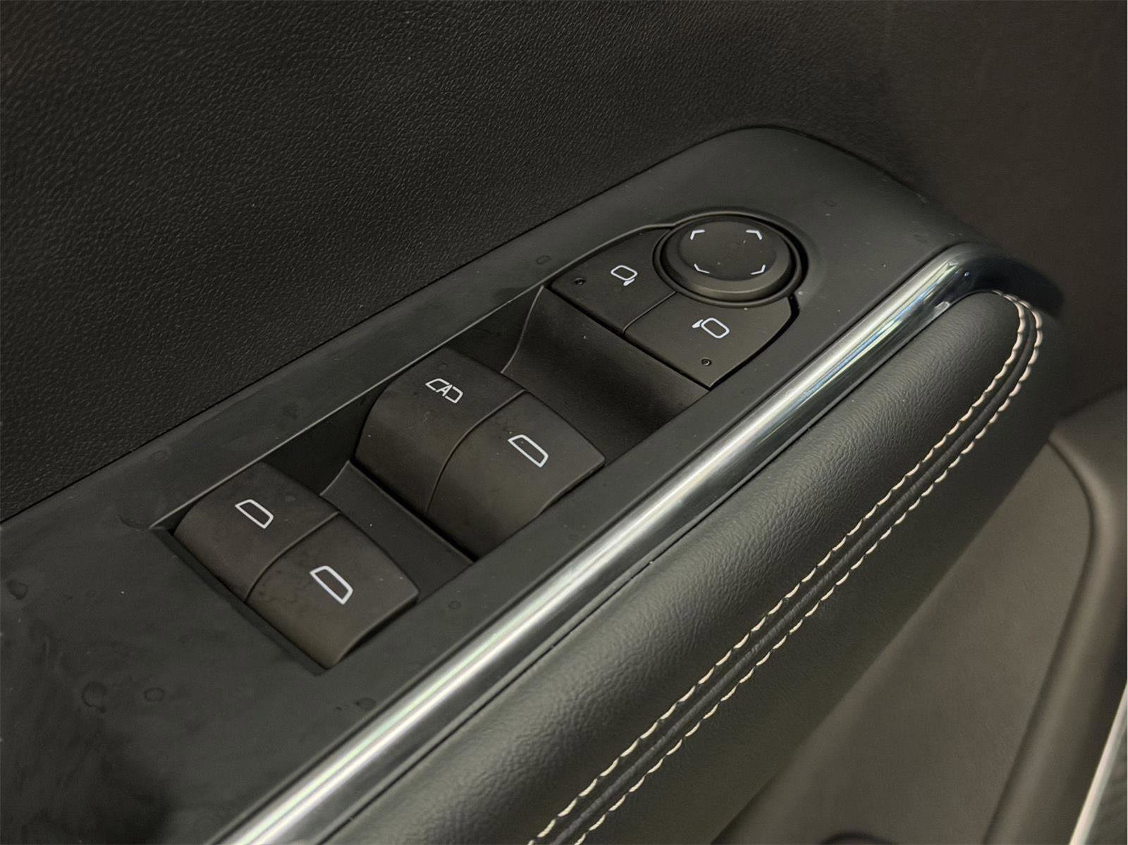 Used 2024 GMC Acadia Elevation image 41