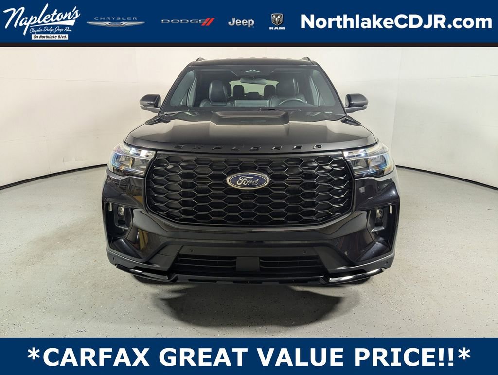 Used 2025 Ford Explorer ST-Line w/ ST-Line Street Pack image 2
