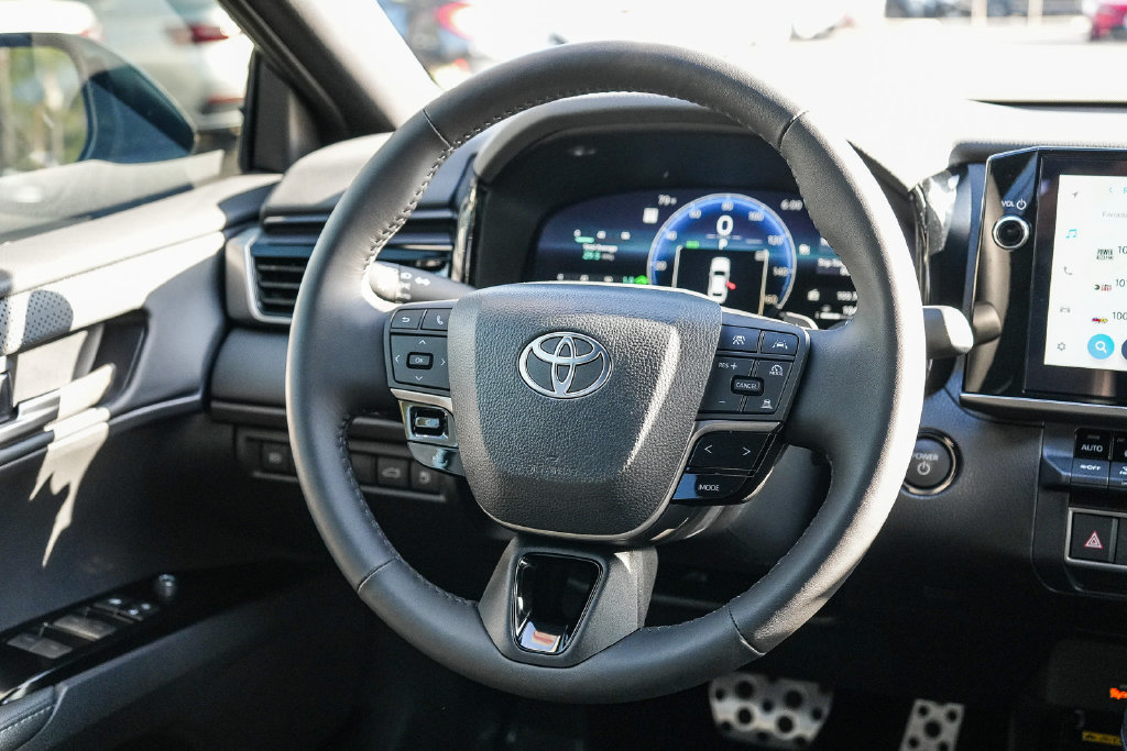 Used 2026 Toyota Camry XSE FWD image 14