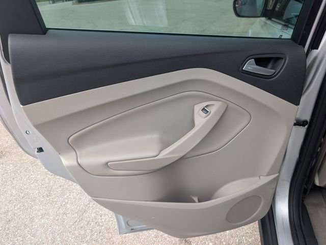 Used 2013 Ford C-MAX SEL FWD image 17