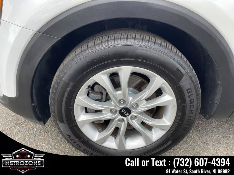 Used 2021 Kia Telluride LX AWD/4WD image 36